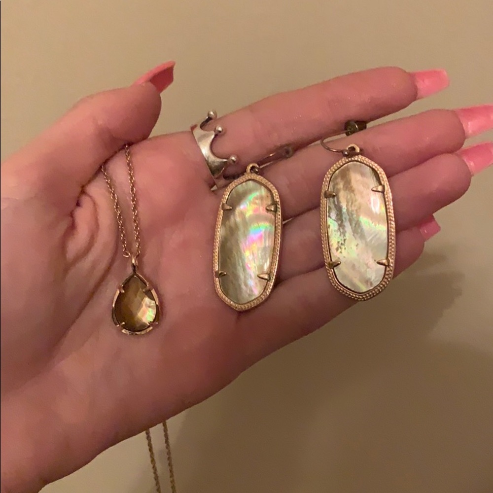 Kendra Scott earrings & neckless set.